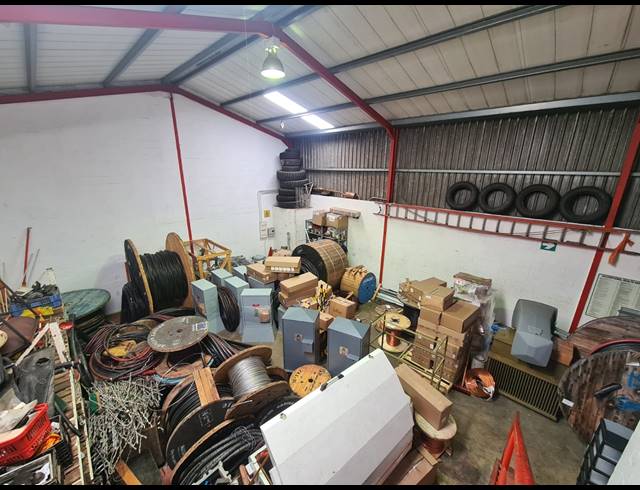 192M² WAREHOUSE TO LET IN BRACKENFELL SOUTH